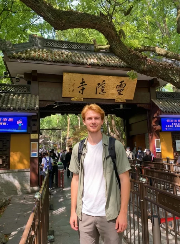 Hangzhou Tour: Savoring Longjing Tea and Poetic Moments on West Lake