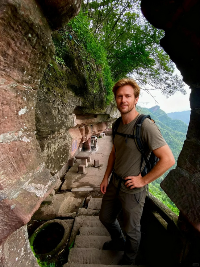 Qiyun Mountain: A Journey Through China’s Sacred Taoist Mountain of Red Sandstone